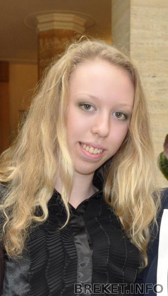 пока что широко не улыбаюсь)